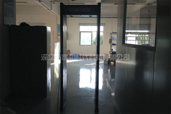 藍(lán)牙耳機(jī)廠采用維和時(shí)代6區(qū)位安檢門解決防盜問題[圖]