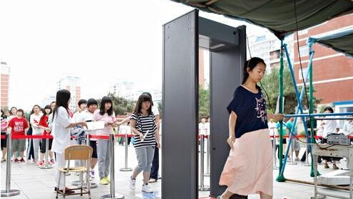 湖北高考考場40.27萬人即將進(jìn)入安檢門探測安檢模式