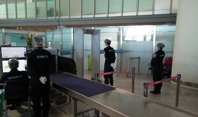 測溫安檢門-首都機場安保公司積極行動開展疫情防控工作.jpg
