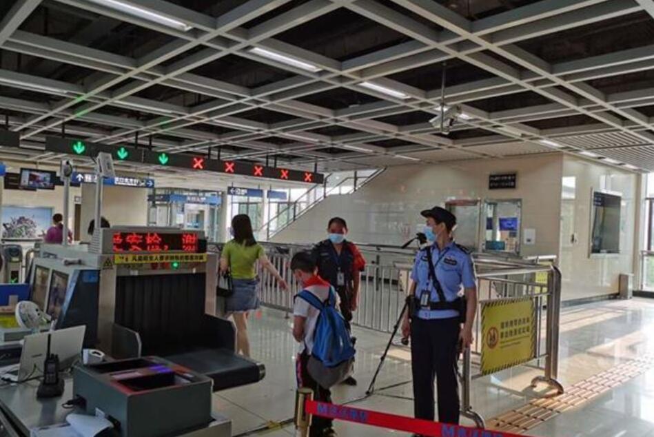 武漢地鐵和火車站裝備測溫安檢門迎戰開學季[圖]
